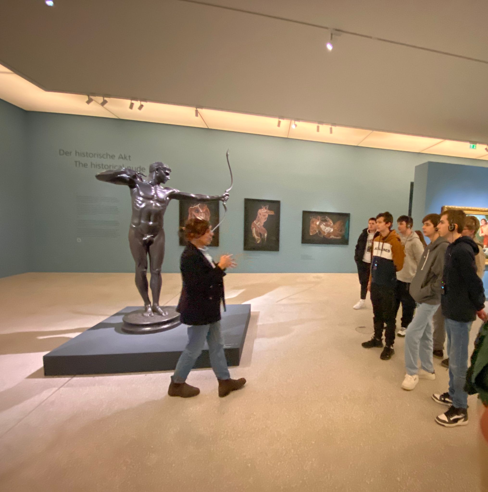 Besuch der Kunstausstellung “Nudes”