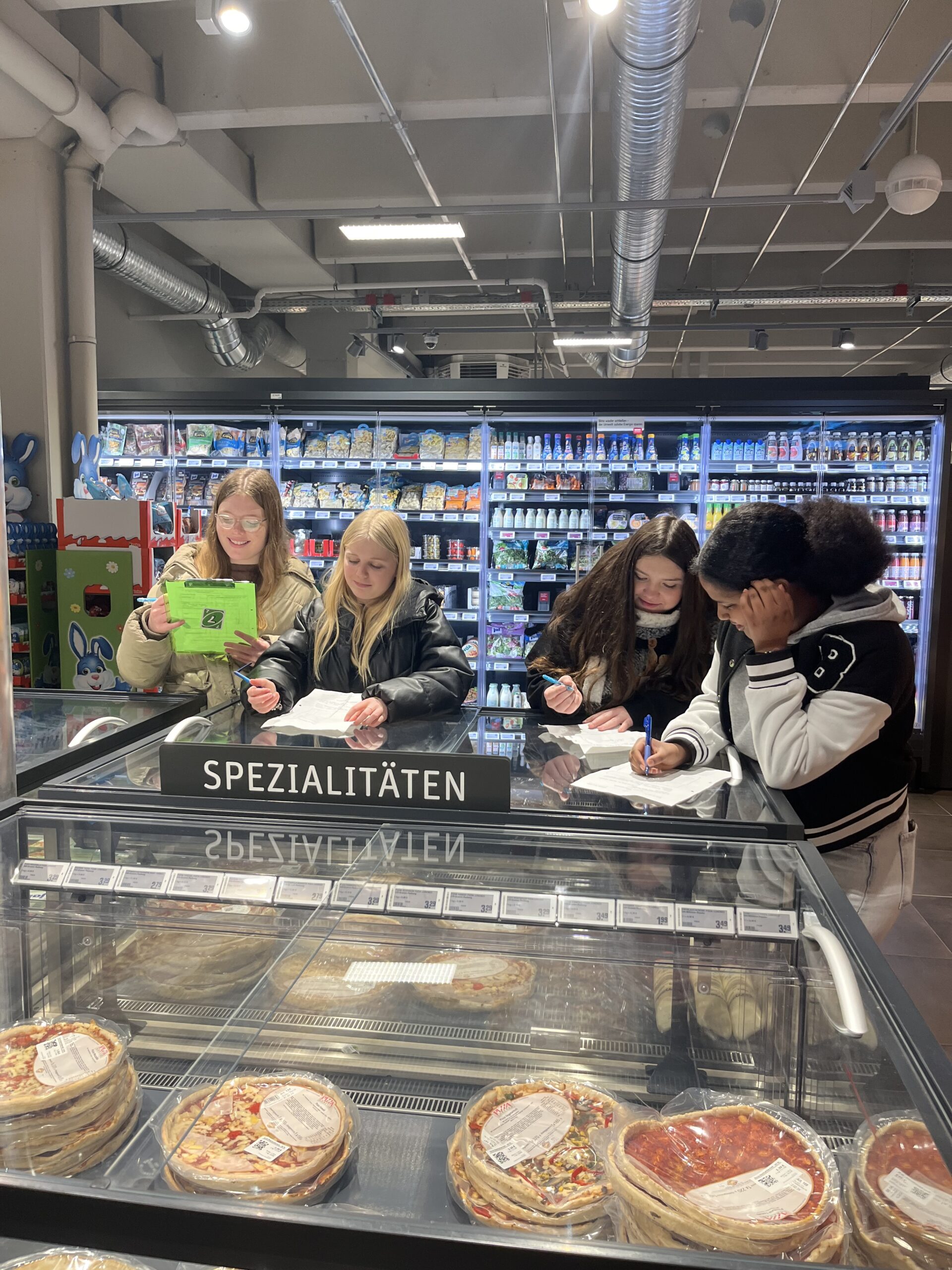 Supermarkt-Exkursion der Hauswirtschaftskurse (Jg. 8)
