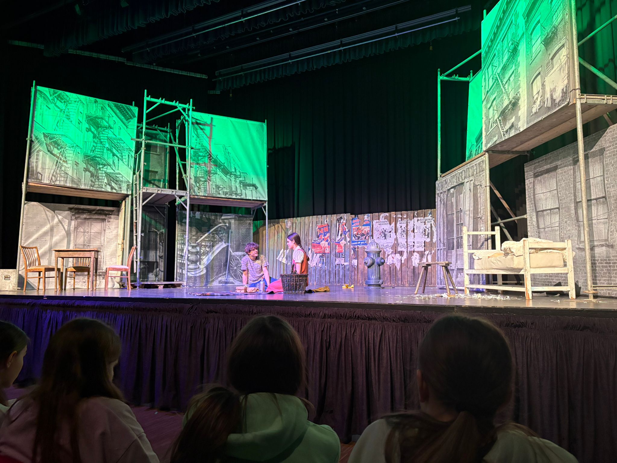 Ganz großes Theater: Die Jahrgänge 6 und 7 zu Besuch in der Stadthalle